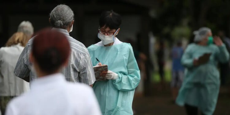 numero-de-hospitalizacoes-por-influenza-aumenta-em-algumas-regioes-pais,-aponta-fiocruz