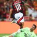 flamengo-vence-com-gol-de-arrascaeta-e-lidera-o-brasileiro