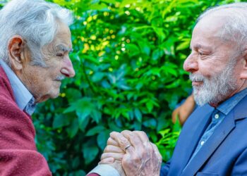 lula:-mujica-mostrou-“que-luta-politica-e-docura-podem-andar-juntas”