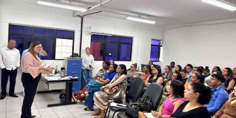 gerentes-e-enfermeiros-da-atencao-basica-participam-de-reuniao-de-alinhamento