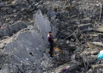 ataques-israelenses-matam-dezenas-em-gaza-enquanto-trump-visita-regiao