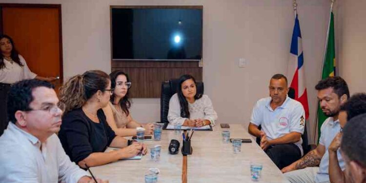 prefeita-debora-fortalece-dialogos-para-avancos-educacionais