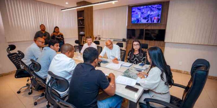 prefeita-trata-obras-de-macrodrenagem-no-municipio-em-reuniao-com-a-conder