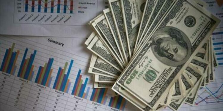 em-alta,-dolar-chega-a-r$-5,67-no-ultimo-pregao