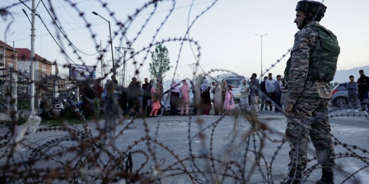 caxemira:-entenda-guerra-entre-paquistao-e-india-que-assustou-o-mundo