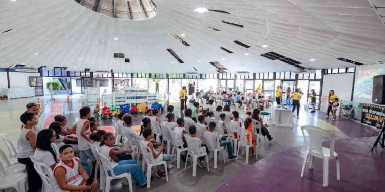 alunos-da-rede-publica-participam-de-acao-educativa-do-maio-amarelo