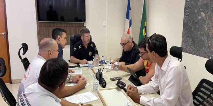 prefeitura-realiza-reuniao-para-tratar-das-demandas-dos-salva-vidas