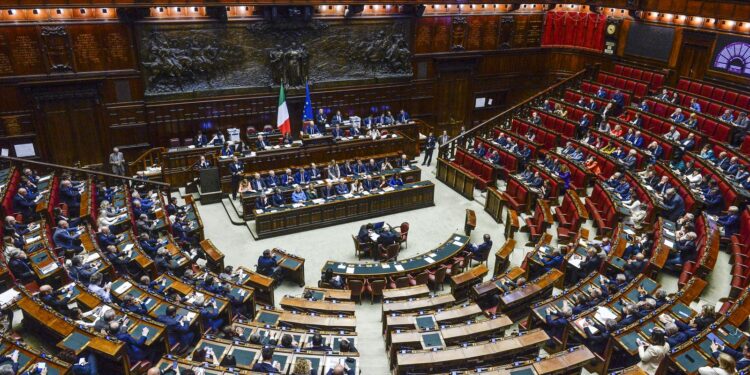 camara-dos-deputados-na-italia-aprova-decreto-que-restringe-cidadania