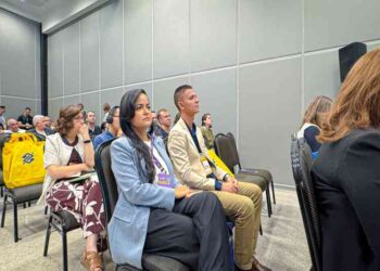 prefeita-debora-participa-de-atividades-no-3o-dia-da-xxvi-marcha-a-brasilia