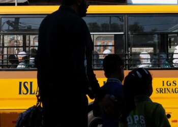 ataque-suicida-contra-onibus-escolar-deixa-cinco-mortos-no-paquistao