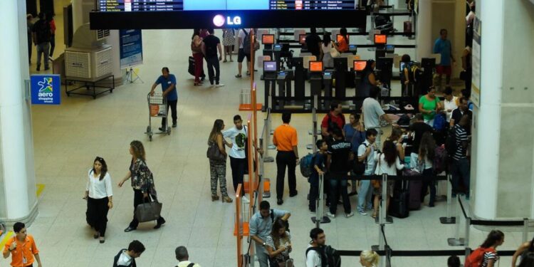 transporte-aereo:-movimentacao-de-passageiros-no-brasil-supera-em-4%-periodo-pre-pandemia