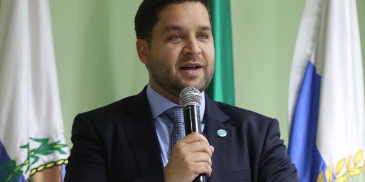 vice-governador-do-rio-deixa-cargo-para-assumir-vaga-no-tce