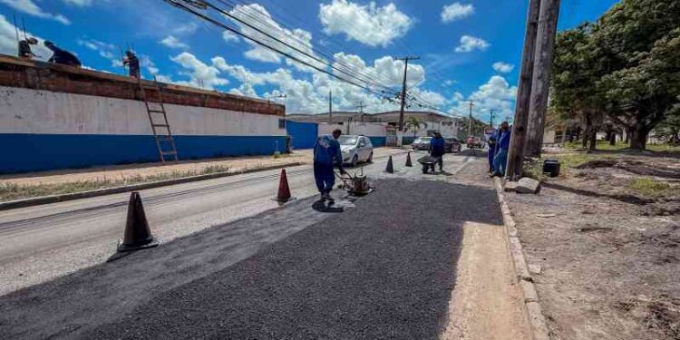 acoes-emergenciais-da-operacao-buraco-zero-acontecem-na-estrada-do-coco-e-gerino-de-souza