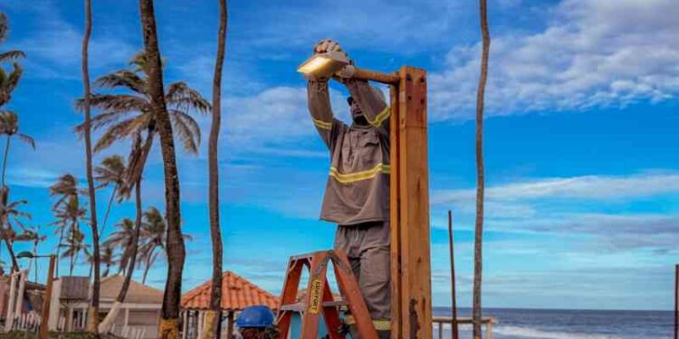 calcadao-das-praias-de-lauro-recebem-manutencao-na-rede-eletrica