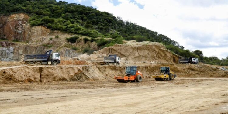 governo-acelera-obras-do-cinturao-das-aguas-do-ceara-com-reforco-de-maquinas-e-trabalhadores