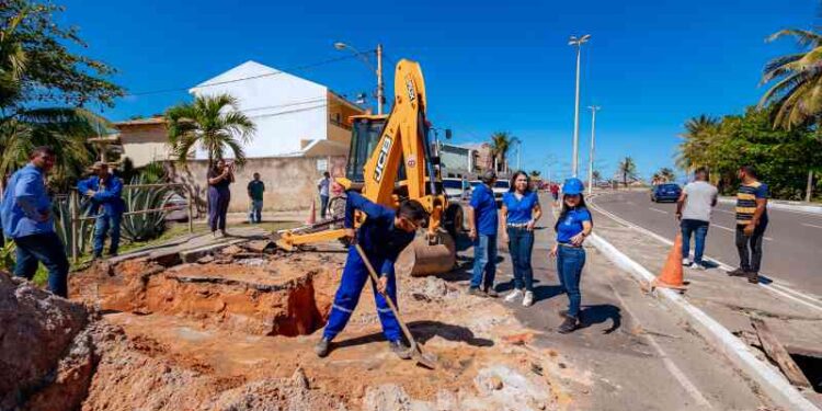 obra-de-drenagem-teve-o-acompanhamento-da-prefeita-debora