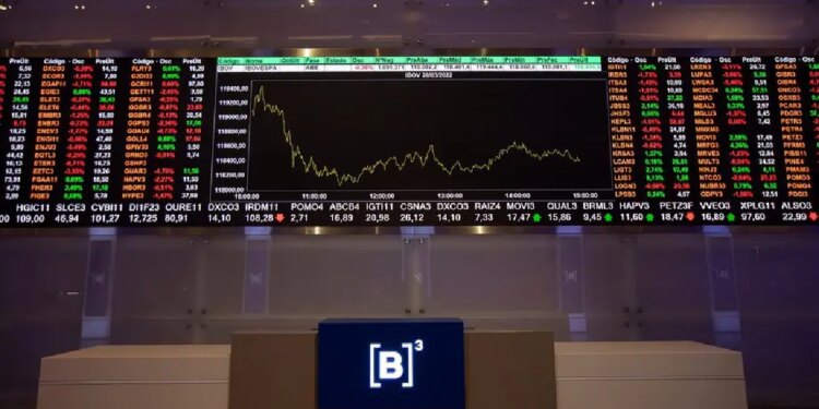 ibovespa-conclui-ultima-sessao-em-alta-de-1,02%,-a-139.541-pontos