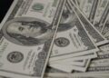 quinta-feira-comeca-com-dolar-em-alta,-a-r$-5,69