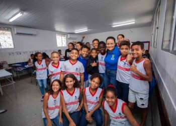 prefeita-entrega-servicos-de-manutencao-da-escola-mercedes-do-espirito-santo