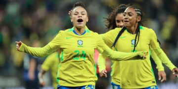 dudinha-brilha-e-selecao-feminina-derrota-japao-no-frio-paulistano