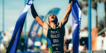 miguel-hidalgo-conquista-vitoria-historica-na-elite-do-triatlo-mundial