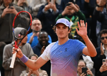 joao-fonseca-cai,-mas-duplas-brasileiras-vencem-em-roland-garros