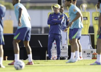 carlo-ancelotti-comanda-o-primeiro-treino-da-selecao-brasileira