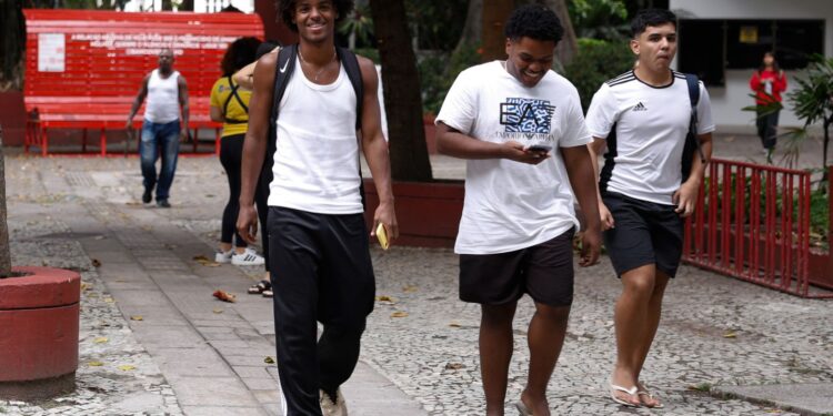 ong-pede-doacao-para-inscricoes-do-enem-de-candidatos-de-baixa-renda