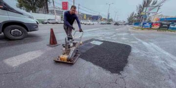 prefeitura-realiza-acao-emergencial-do-programa-buraco-zero-na-estrada-do-coco