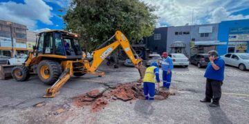 prefeitura-inicia-substituicao-de-manilhas-danificadas-na-av.-luiz-tarquinio-pontes