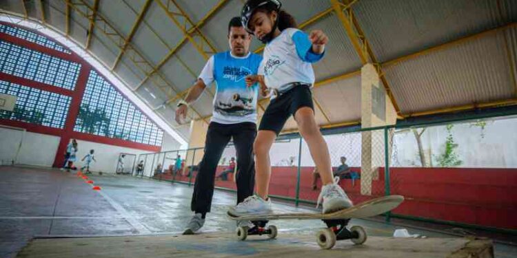 projeto-skate-em-acao-atende-mais-de-280-criancas-e-jovens-da-rede-municipal