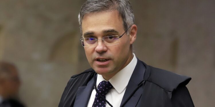 mendonca-retoma-voto-sobre-responsabilizacao-das-redes-sociais