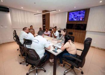 prefeitura-amplia-dialogo-com-agentes-de-saude-e-endemias-em-reuniao-com-sindacs-ba