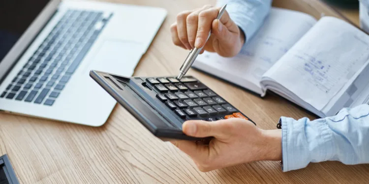 alta-do-iof-pressiona-empresas-e-acende-alerta-sobre-credito,-consumo-e-investimentos