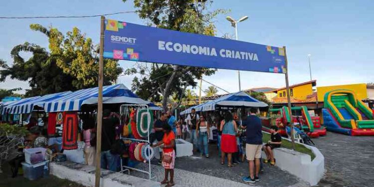 feira-da-economia-criativa-em-vilas-do-atlantico-reune-15-expositores-e-segue-ate-este-domingo-(8)