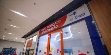 prefeita-fiscaliza-posto-de-vacinacao-no-parque-shopping-bahia-neste-sabado-(7)