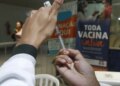 gripe:-sao-paulo-inicia-vacinacao-em-estacoes-e-terminais-na-segunda