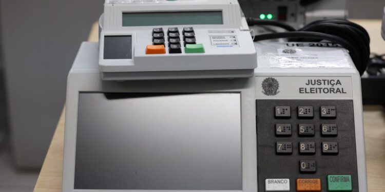 sp:-eleitores-de-3-cidades-vao-as-urnas-para-escolher-prefeito-e-vice