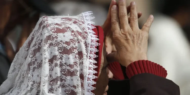 censo-2022:-numero-de-catolicos-cai,-enquanto-evangelicos-avancam