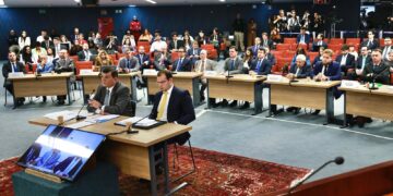 braga-netto-nega-ter-repassado-dinheiro-em-sacola-a-mauro-cid