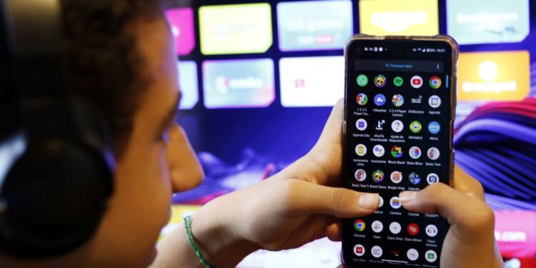 stf-retoma-julgamento-sobre-responsabilizacao-das-redes-sociais