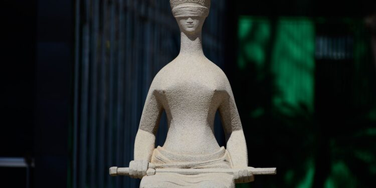 dino-vota-a-favor-da-responsabilizacao-de-redes-por-conteudos-ilegais