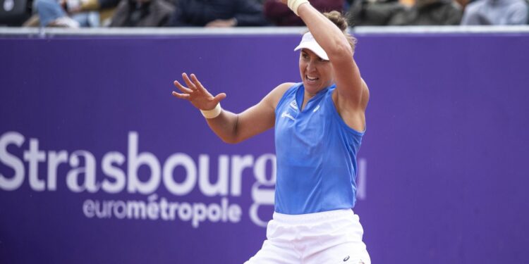 bia-haddad-da-adeus-ao-wta-de-londres;-dupla-de-stefani-vai-as-quartas