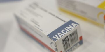 fiocruz-firma-acordo-em-prol-de-vacinas-com-instituto-pasteur-e-sanofi