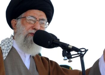 aiatola-do-ira-promete-punicao-“amarga-e-dolorosa”-contra-israel