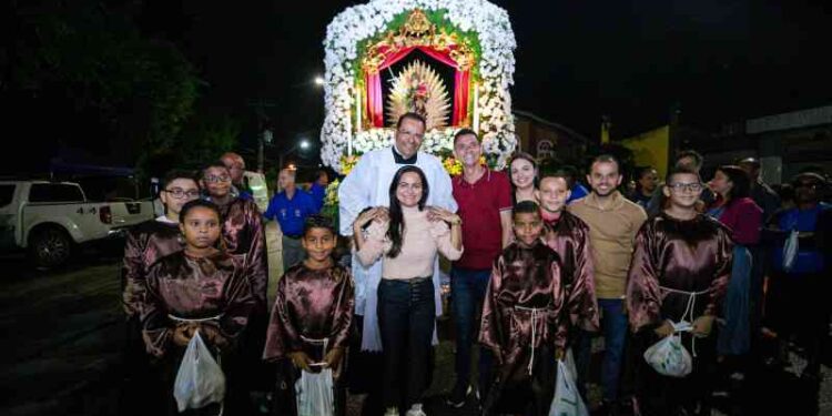 prefeita-debora-participa-de-celebracao-em-homenagem-a-santo-antonio