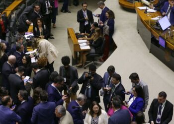 congresso-aprova-usar-emendas-para-salarios-de-profissionais-da-saude