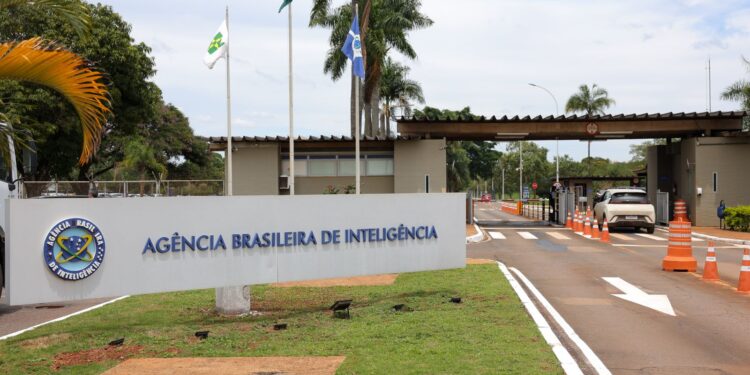 pf-indicia-jair-bolsonaro-e-ramagem-no-inquerito-da-“abin-paralela”