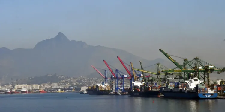 porto-do-rio-de-janeiro-cresce-27%-e-movimenta-5,4-milhoes-de-toneladas-ate-abril