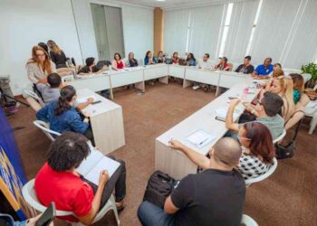 encontro-discute-educacao-em-tempo-integral-nas-escolas-da-rede-municipal